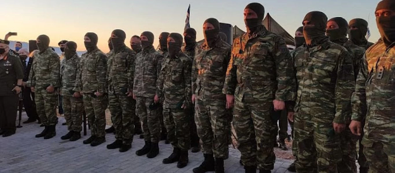 Μάχη της Κρήτης: Συγκινεί η μαντινάδα αλεξιπτωτιστή σε πρώην στρατηγό (βίντεο)